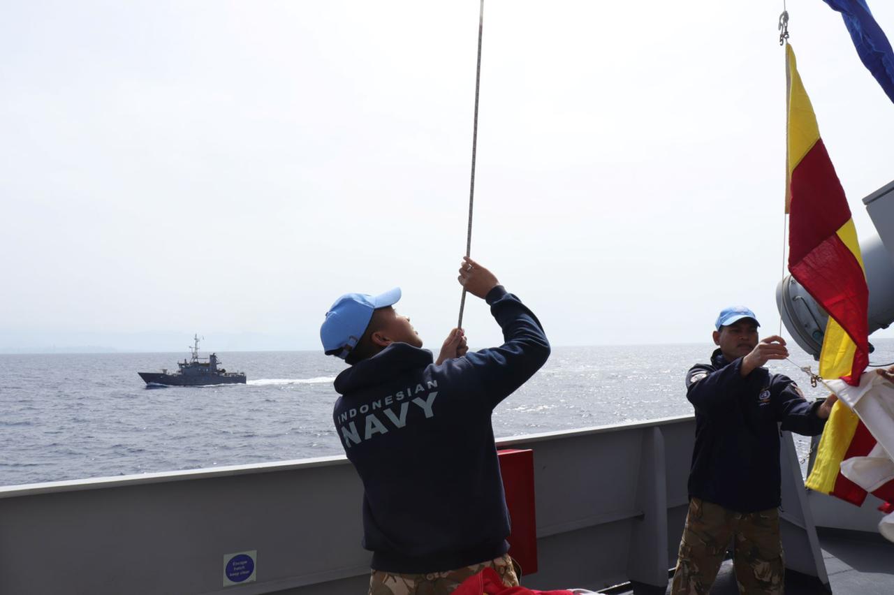 KRI Sultan Hasanuddin-366 Latihan Bersama Dua Kapal Perang LAF Navy