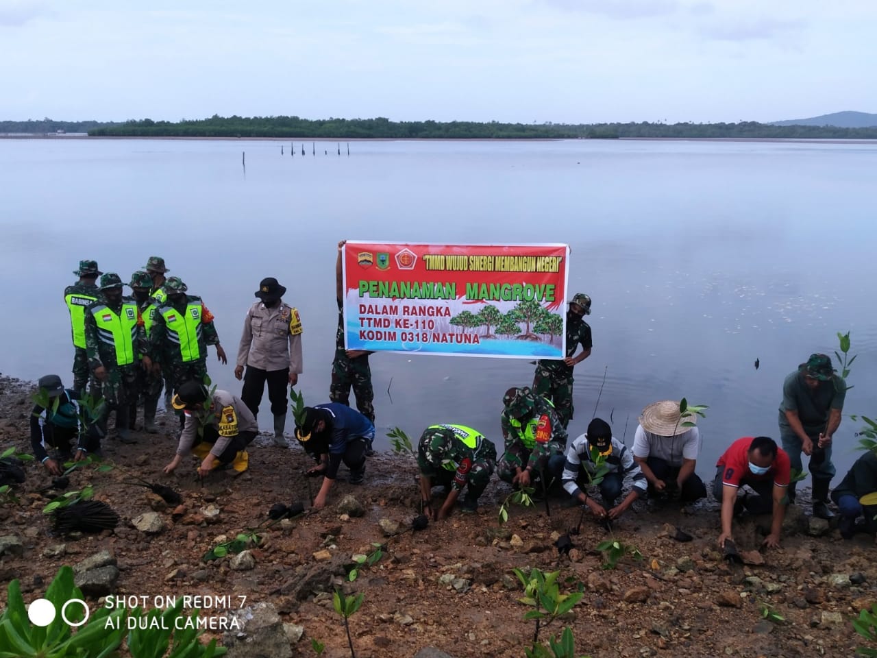 Penanaman Mangrove Dalam Rangka Sukseskan TMMD 110/Natuna