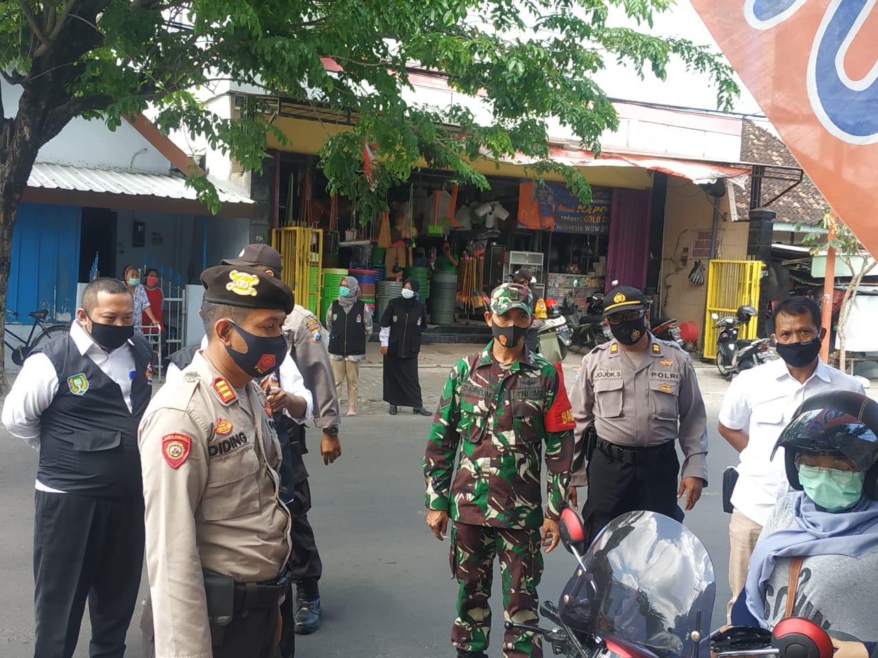 Konsisten Dengan Komitmennya “Wujudkan Madiun Hijau”, Dandim 0803/Madiun Terjunkan Personelnya Lakukan Ini