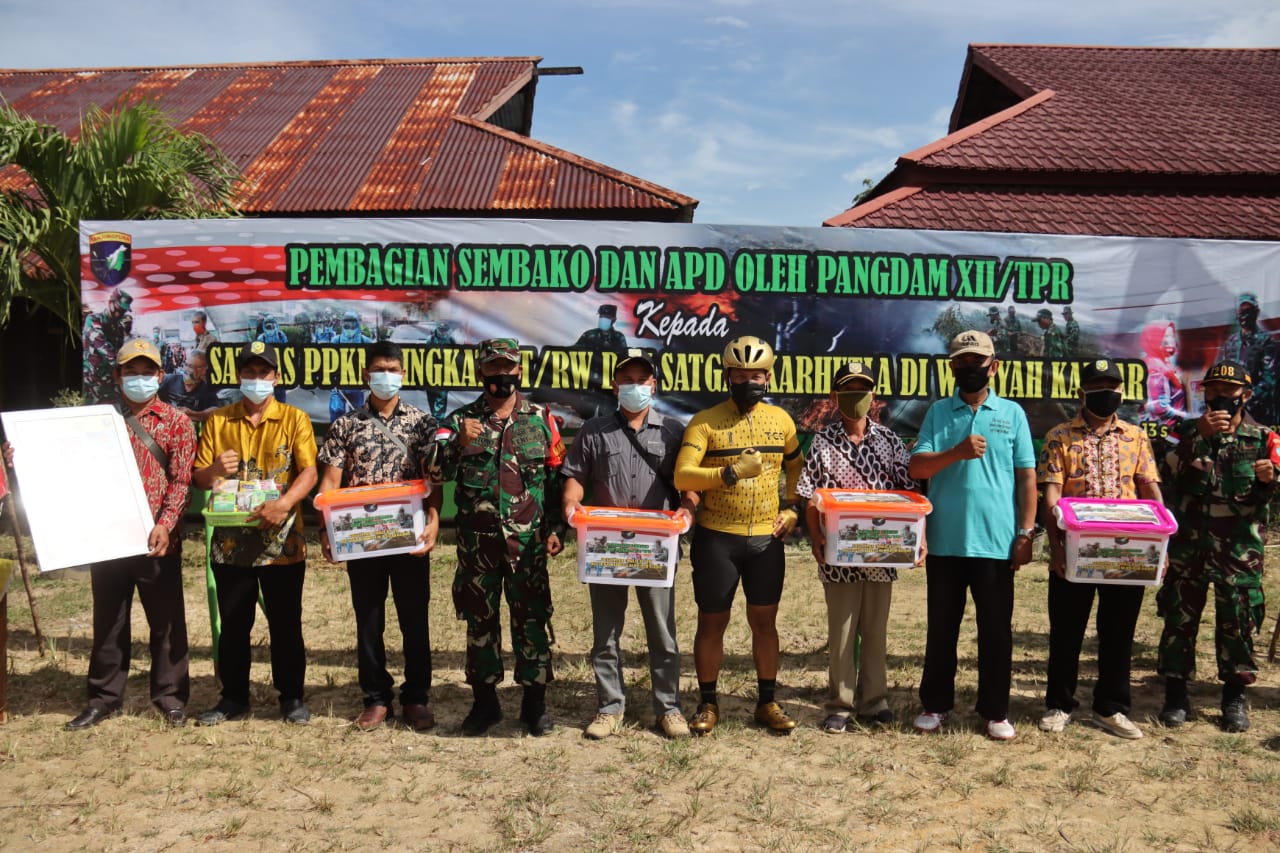 Gowes Tour De Aruk G310K Pangdam XII/Tpr Beri Bantuan Satgas PPKM Skala Mikro dan Karhutla