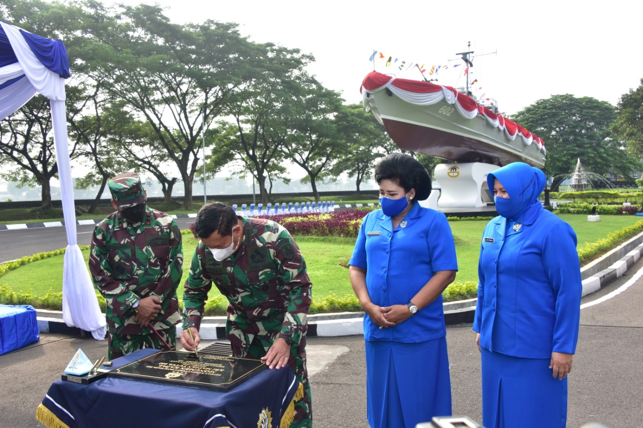 Pangkoarmada II Hadiri Peresmian Monumen KRl Majtan Tutul-602 di Kesatrian AAL