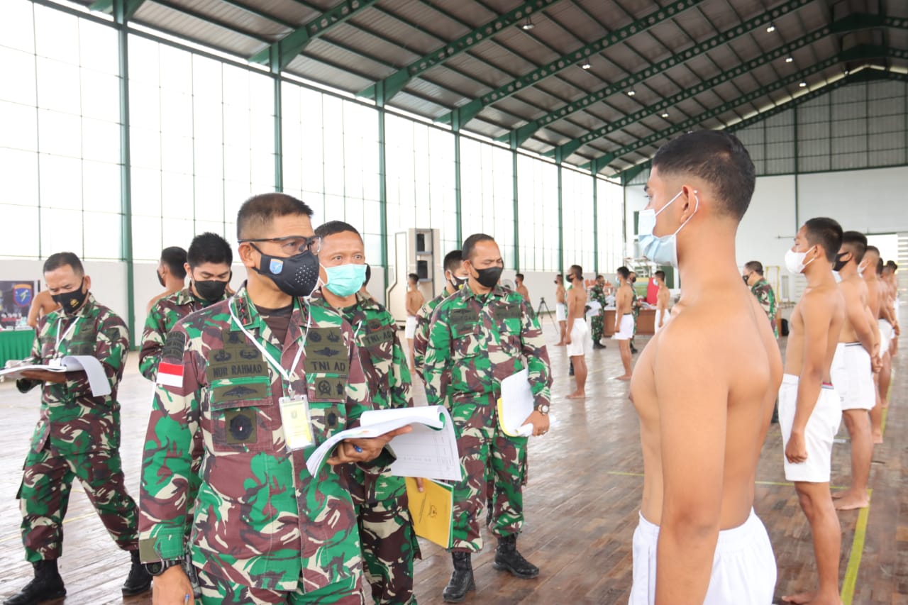 Pilih Calon Prajurit Profesional, Pangdam XII/Tpr Pimpin Sidang Parade Tingkat Panda Cata PK TNI AD Gel. I TA. 2021