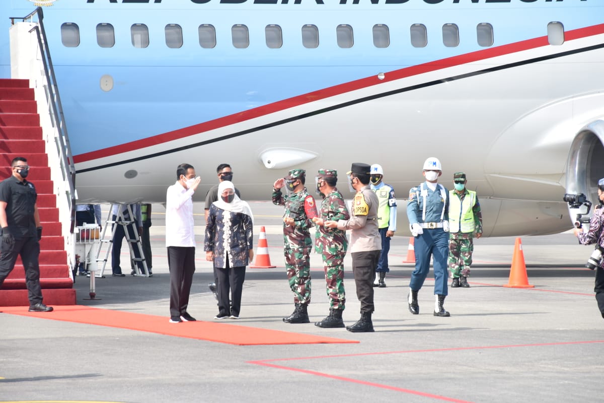 Pangkoarmada II Sambut Kedatangan Presiden Jokowi Dalam Kunjungan Ke Jawa Timur