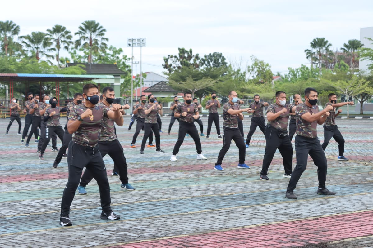 Pangdam XII/Tpr Olahraga Bersama Dengan Prajurit dan PNS