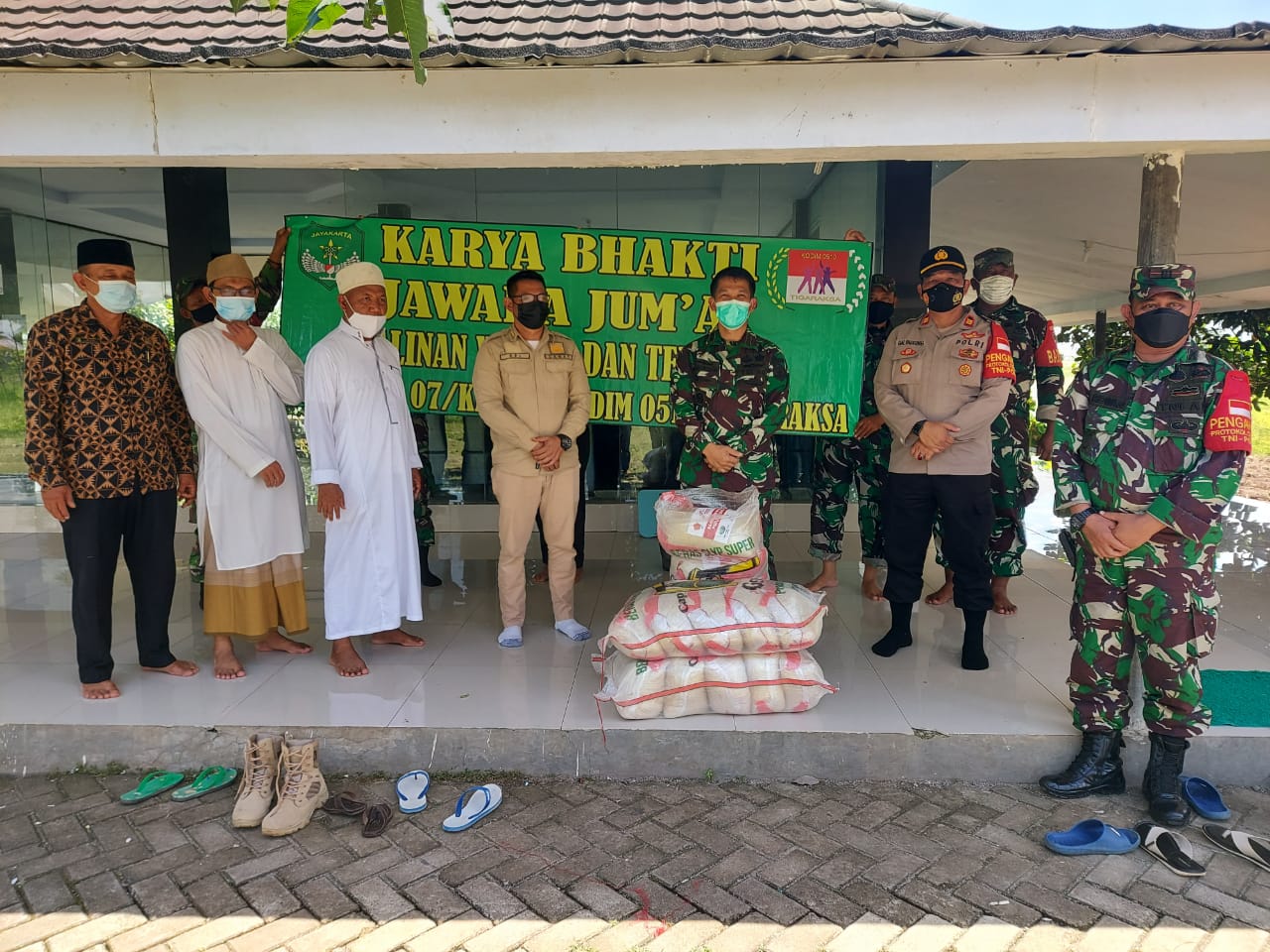 Dandim 0510/Trs Perkenalkan Program Jawara Jum’at Ke Ponpes Surotul Nafsin