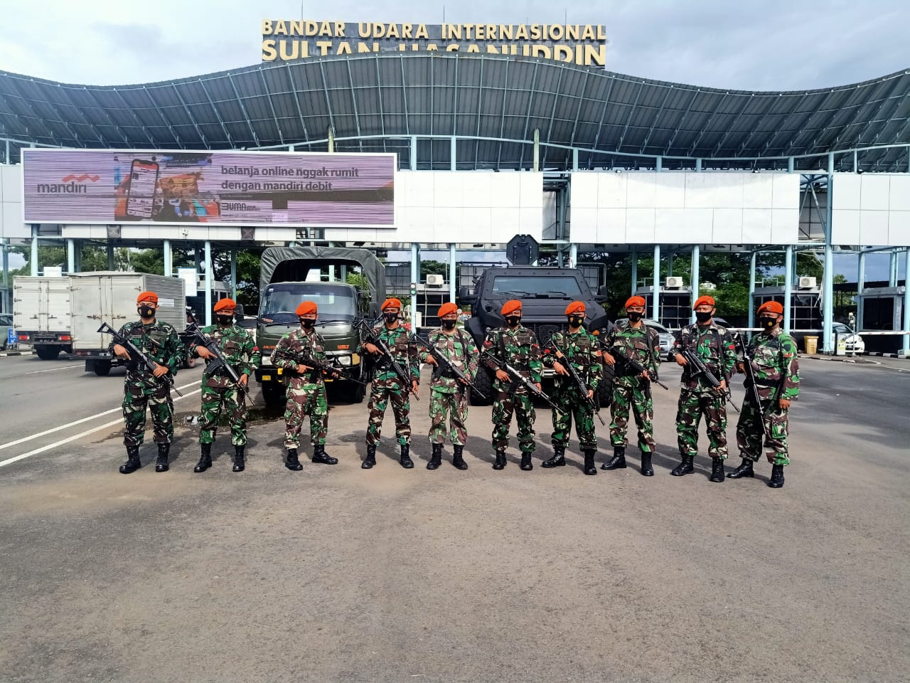 Satu SST Personil Gab Mawing 2 Paskhas Gelar Pengamanan Objek Vital Bandara Internasional Sultan Hasanuddin