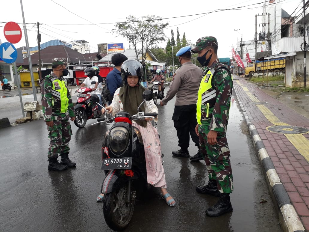 Petugas Gabungan HST Gencar Lakukan Operasi PPKM