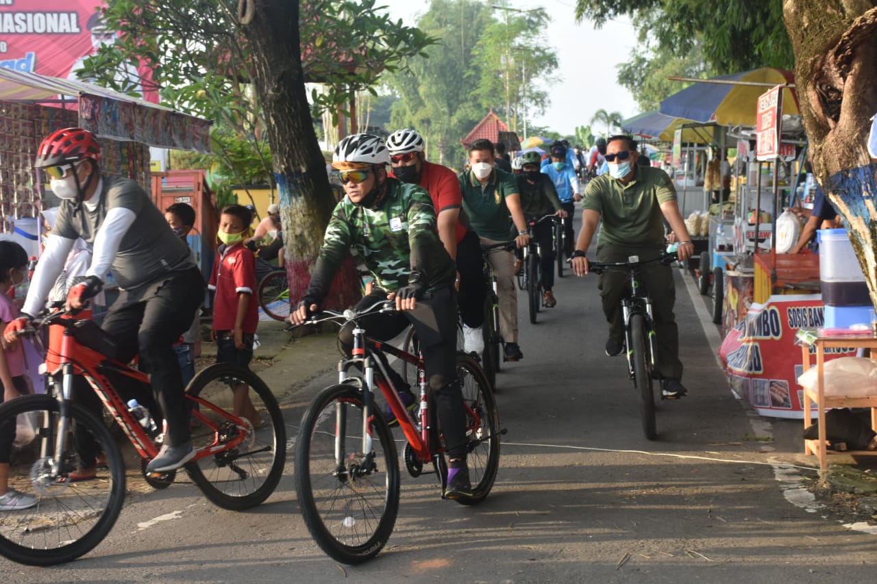 Forkopimda Kota Madiun Gowes Bersama Sesmenko Perekonomian RI, Kunjungi Lapak UMKM