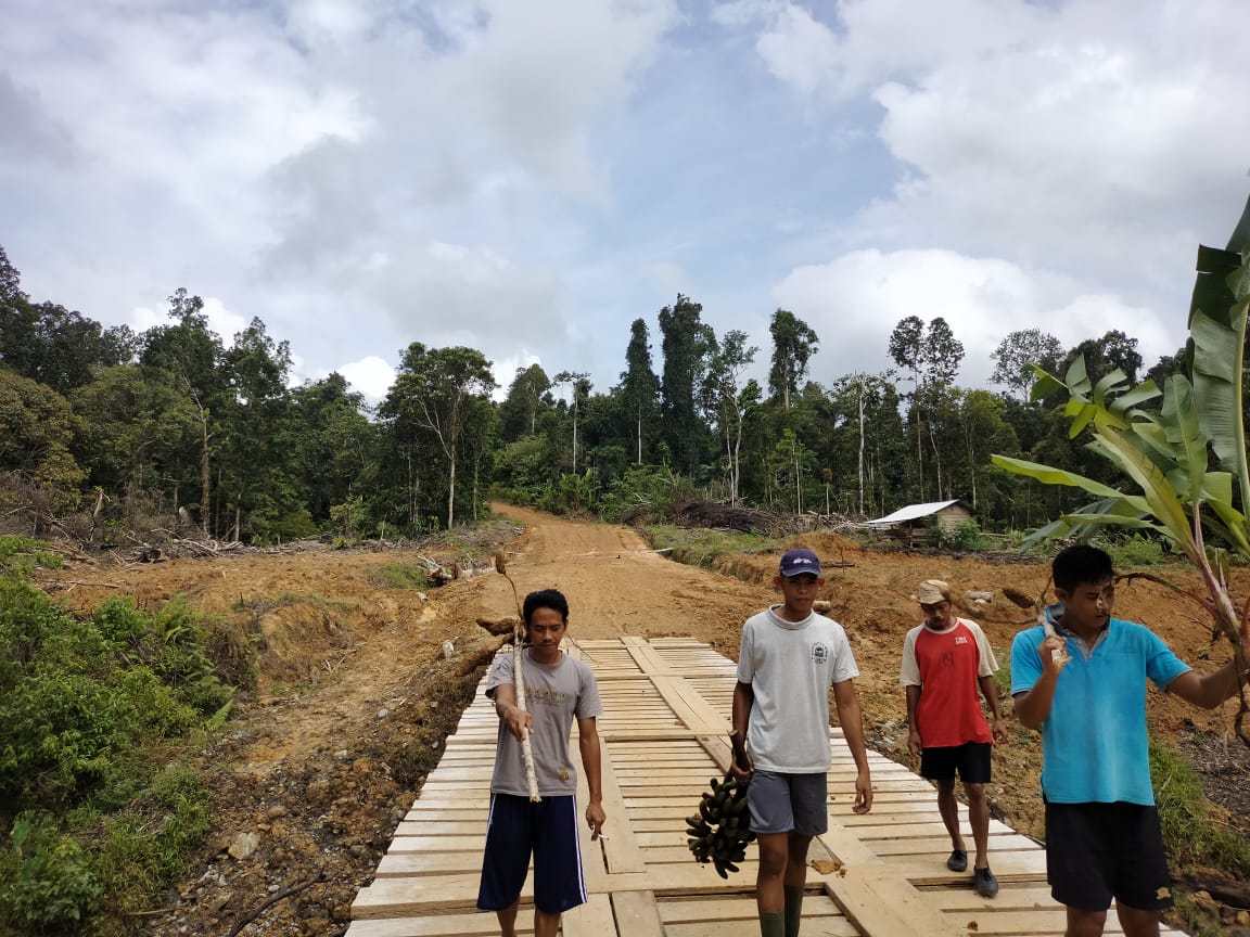 Dahulu Terasa Jauh, Hadirnya Jembatan Kayu Semakin Dekat Waktu Tempuhnya