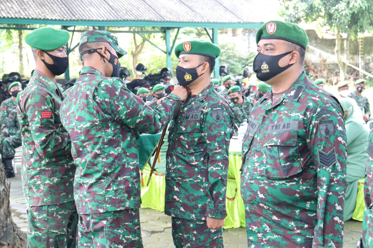 Dandim Pamekasan pimpin acara kenaikan pangkat 14 anggota Kodim 0826 Pamekasan