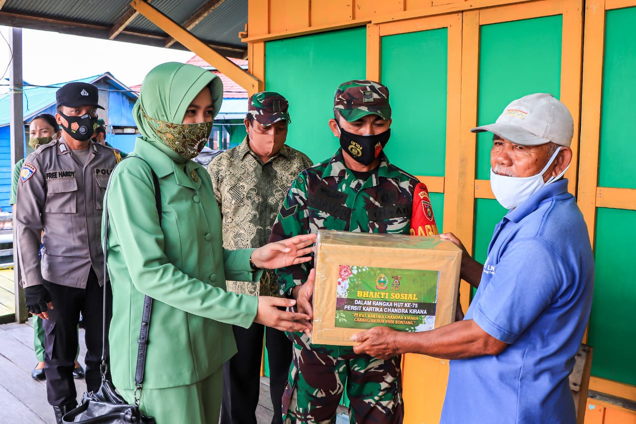 Persit KCK Cabang XX Kodim 0908/Bontang Gelar Kegiatan Bhakti Sosial Dalam Rangka HUT Persit KCK Ke-75 Tahun 2021