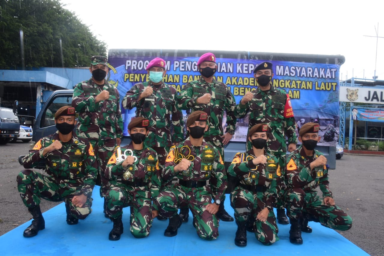 Posko Bantuan Kemanusiaan “TNI AL Peduli dan Berbagi” Lantamal V, Terima Paket Bantuan dari AAL