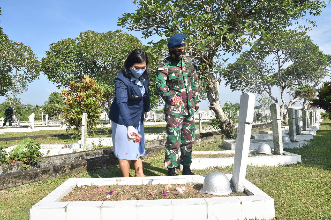 Sambut HUT Ke-75 TNI AU, Lanud Supadio Laksanakan Ziarah Rombongan