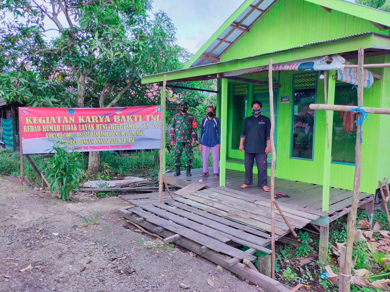 Melalui Karya Bakti Kodim 1001/Amuntai Bantu Warga Rehab RTLH