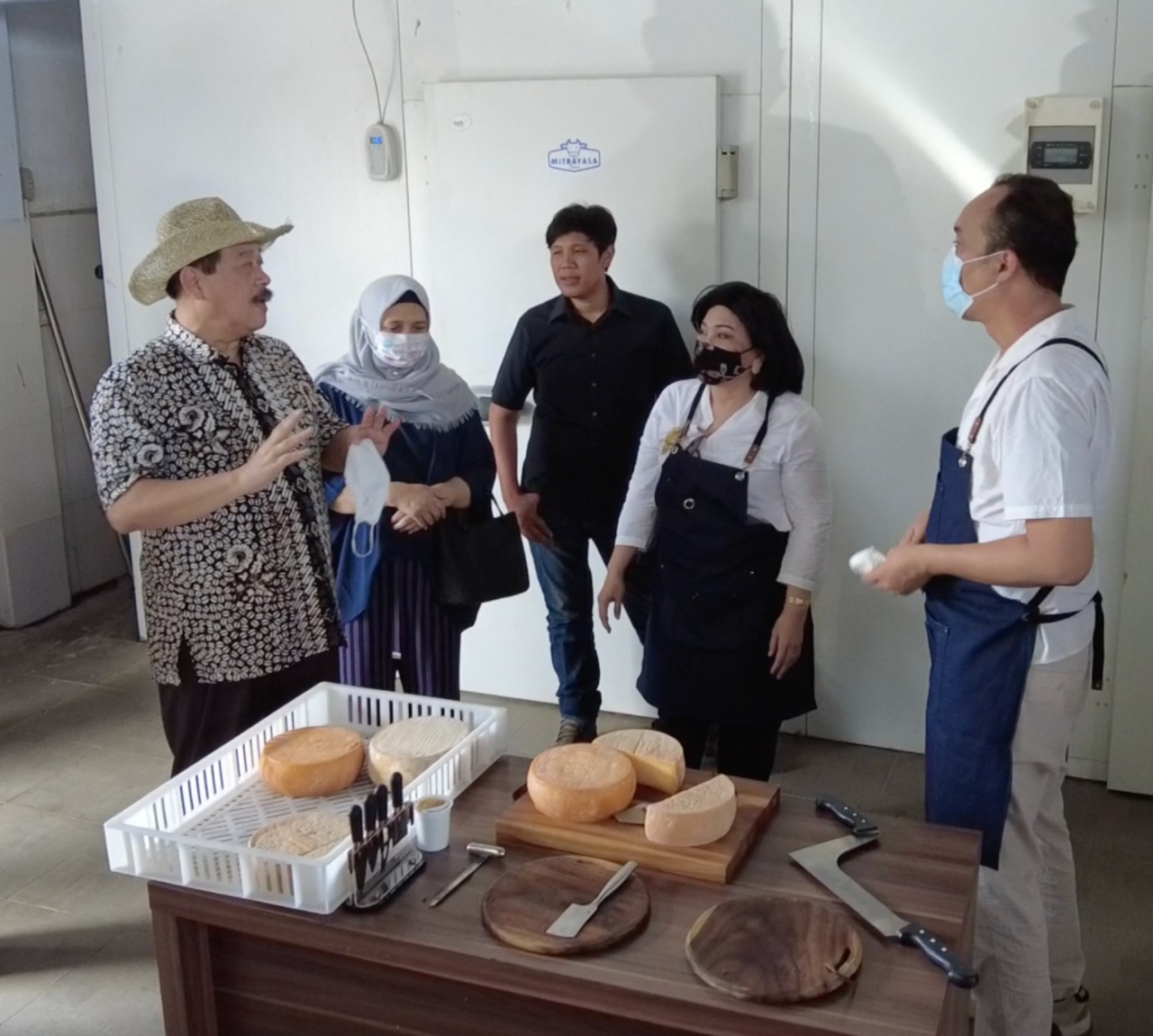 KemenkopUKM Apresiasi Mazaraat Artisan Cheese Konsolidasikan Koperasi Produsen Susu