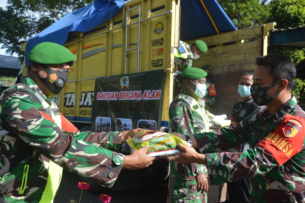 Kodim 0802/Ponorogo Kirim Bantuan Paket Sembako Untuk Korban Bencana Alam Gempa Bumi di Malang