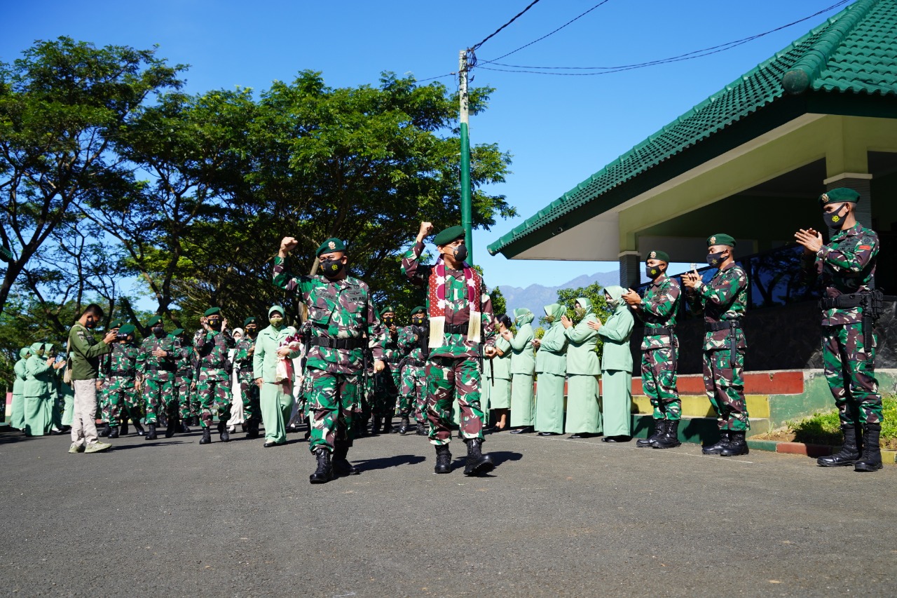 Pangdivif 2 Kostrad Laksanakan Safari Ramadhan dan Kunker di Yonkes 2/YBH/2 Kostrad