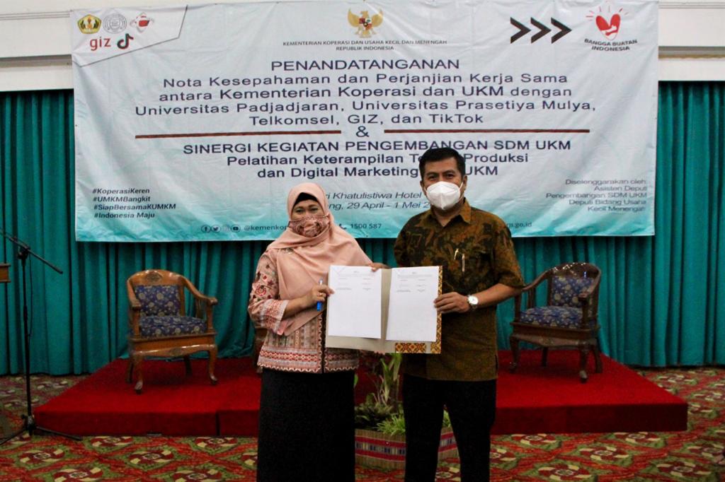 Dorong UKM Jabar Naik Kelas dan Go Digital, KemenkopUKM Gandeng Lima Lembaga/Institusi