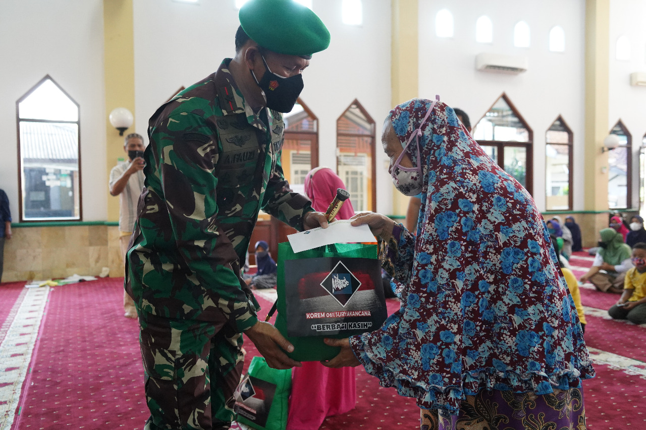 Berkah Ramadhan, Danrem 061/Sk Silaturahmi Dengan Yatim dan Kaum Duafa