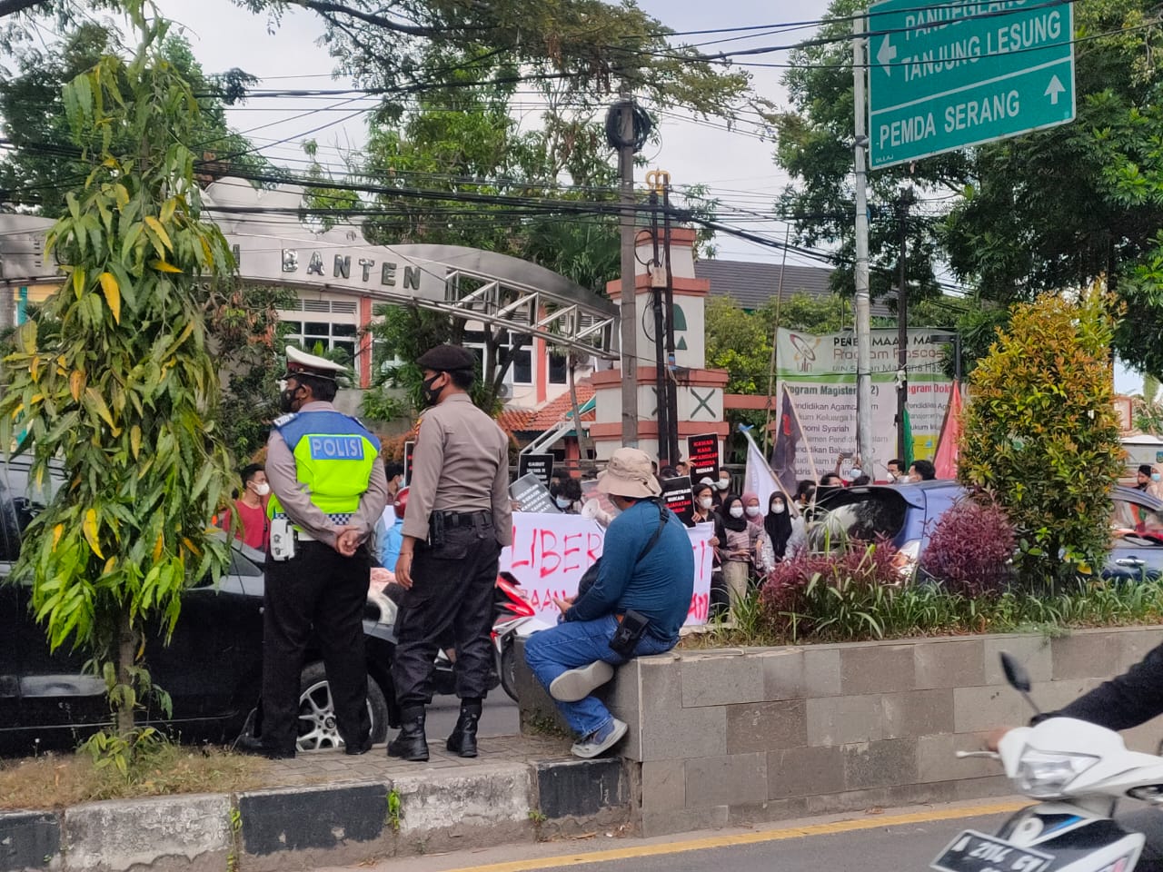 Polres Serang Kota Awasi Prokes Aksi Unras Mahasiswa