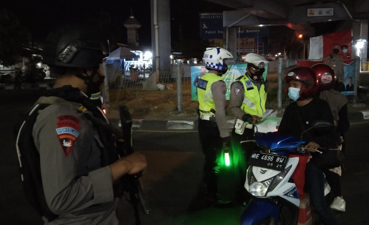 Kapolres Cilegon Pantau Pelaksanaan Pengetatan Pos Sekat di Kota Cilegon