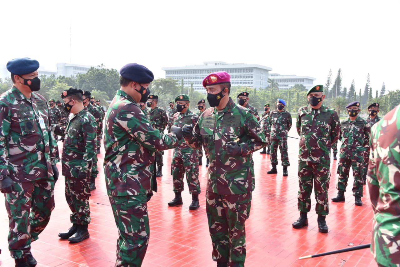 Gubernur AAL Resmi Sandang Bintang Dua