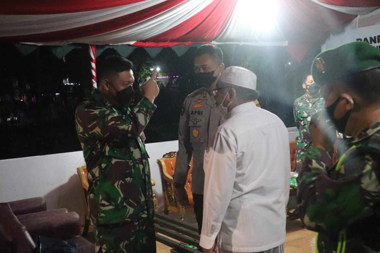 Dandim 1001/Amuntai Bersama Kapolres HSU dan Wakil Bupati HSU Pantau Pos Pelayanan Lebaran Ops Ketupat Intan 2021