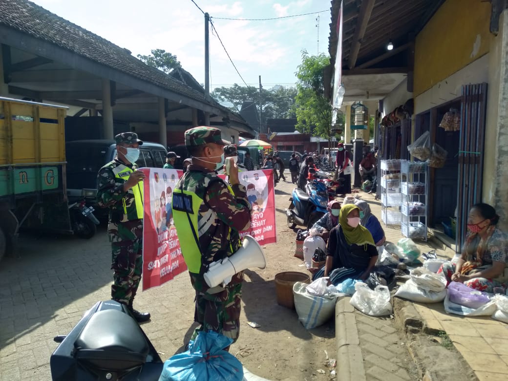 Pentingnya Disiplin Protokol Kesehatan Saat Pandemi Covid-19, Anggota Kodim 0802/Ponorogo Terus Sosialisasikan 5M