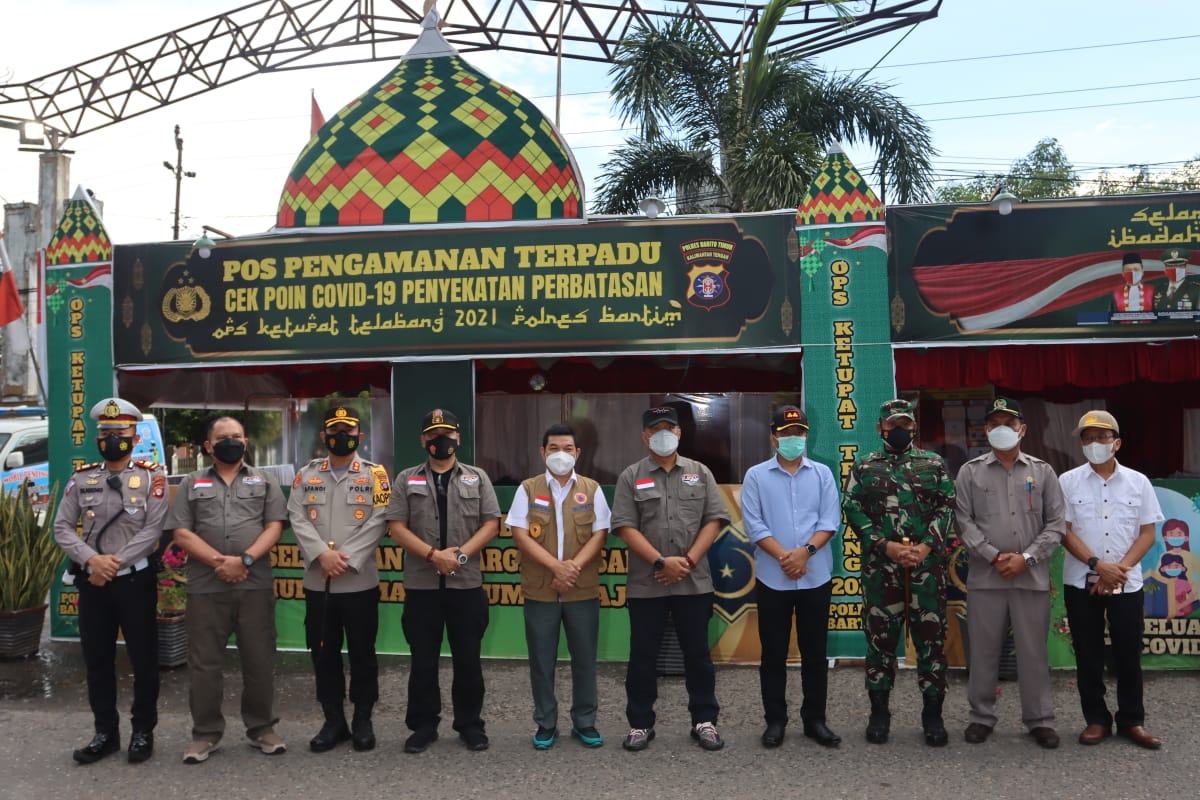 Larangan Mudik Diperpanjang, Kapolda Kalteng Cek Posko Penyekatan Di Perbatasan Bartim-Kalsel