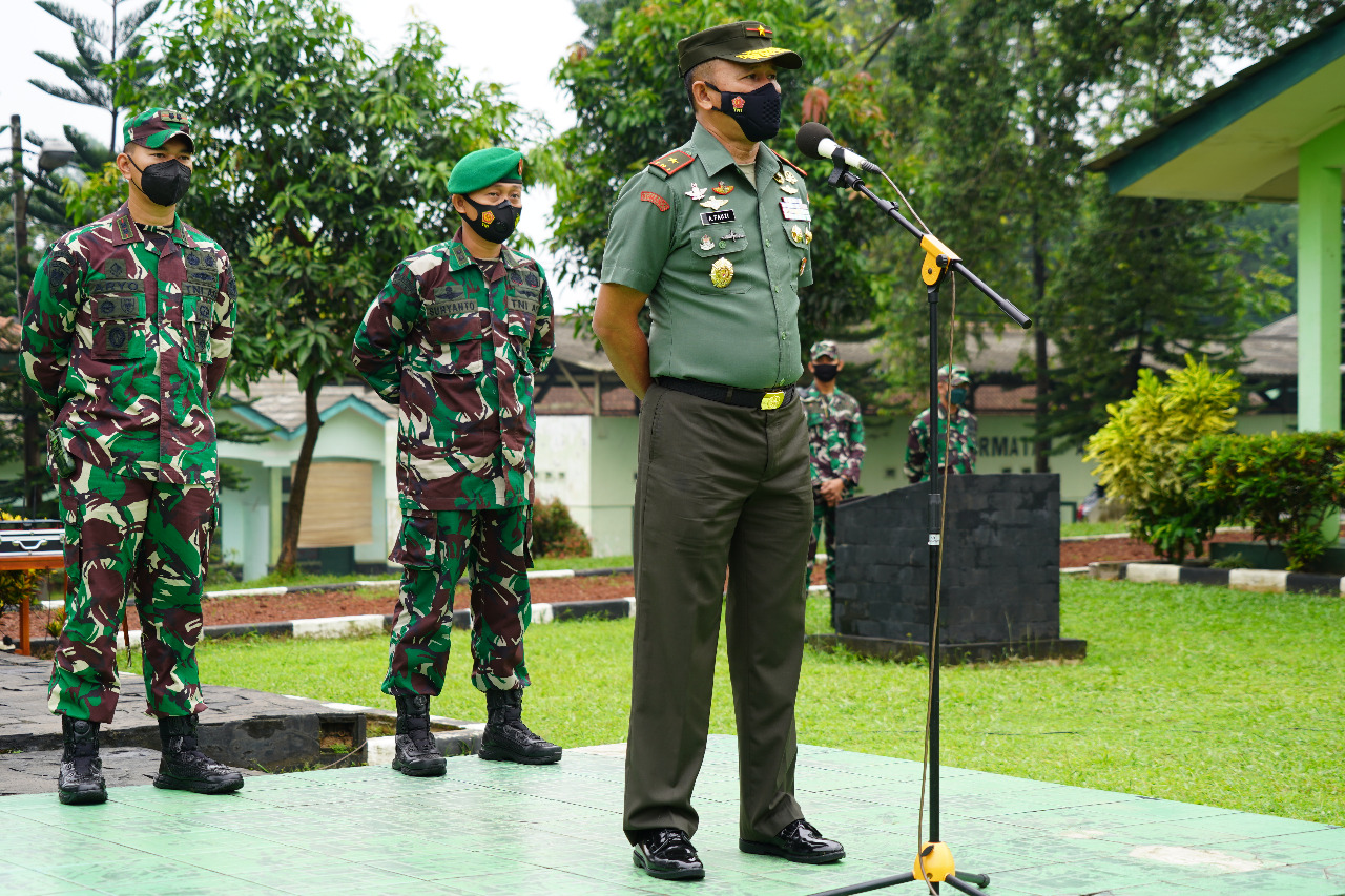 Pengarahan Danrem 061/Sk Kepada Prajurit Yonif 315/Grd Menjelang Pemberangkatan Satgas Pamrahwan Papua