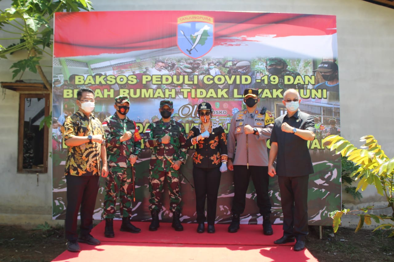 Pangdam XII/Tpr Letakkan Batu Pertama Pembangunan Bedah Rumah Tidak Layak Huni