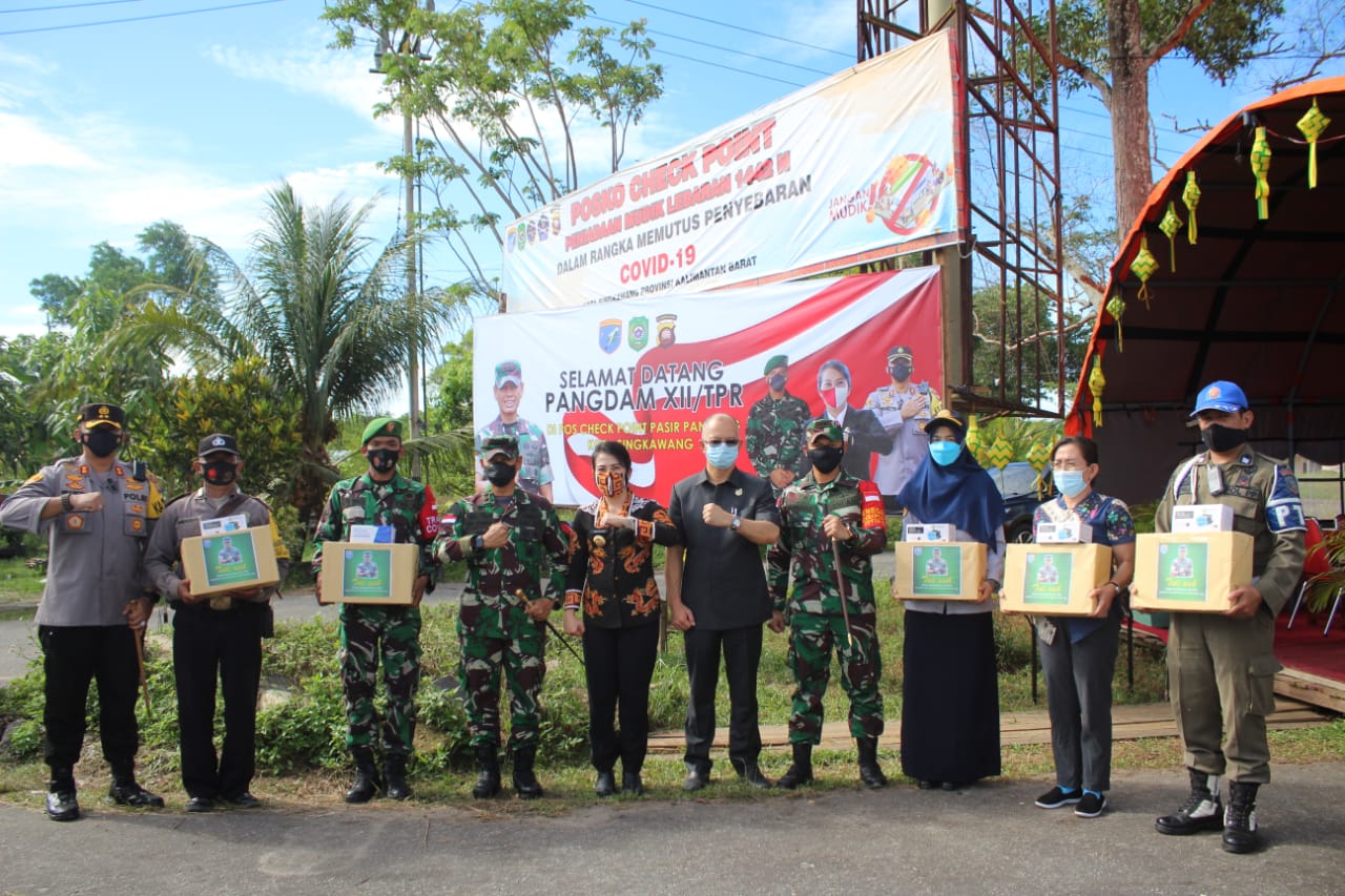 Pangdam XII/Tpr Tinjau Posko Check Point Protokol Kesehatan Kota Singkawang