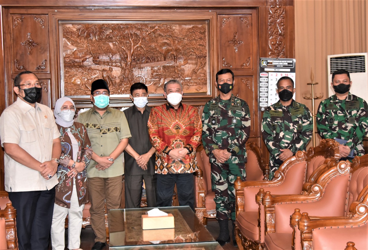 Jalin Sinergitas, Pangkoarmada II Laksanakan Courtesy Call Ke DPRD Jatim