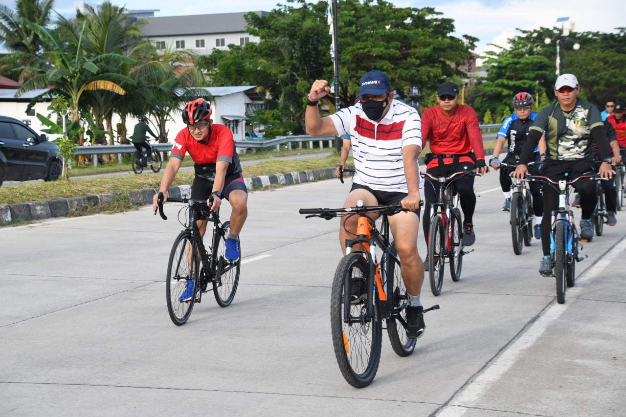 Isi Hari Libur, Perwira Korem 142/Tatag Olahraga Sepeda