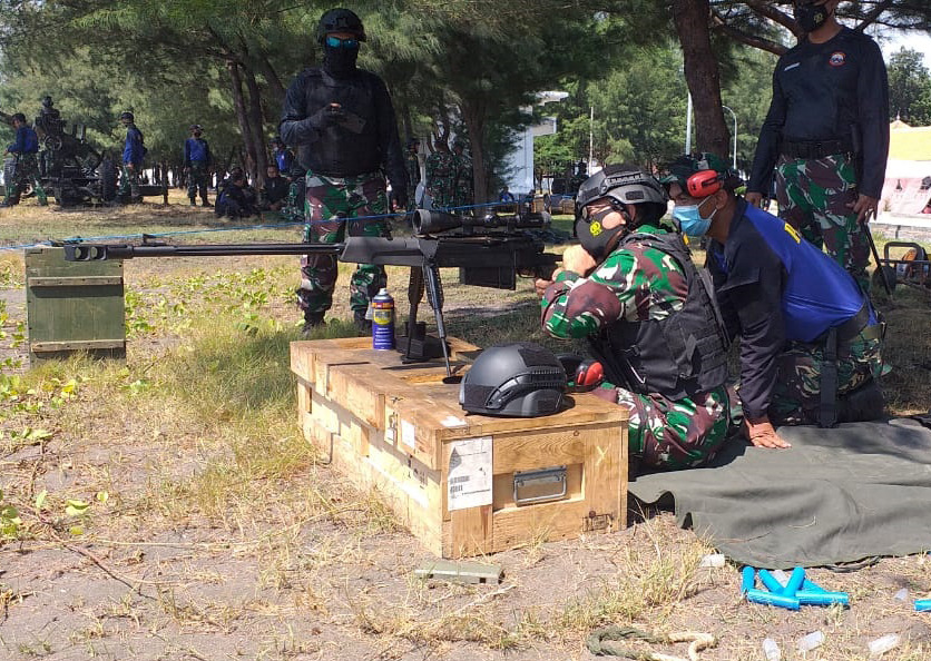 Komandan Kodikopsla Kodiklatal Tinjau Lattek Menembak dan Demolisi Siswa Pusdikpel