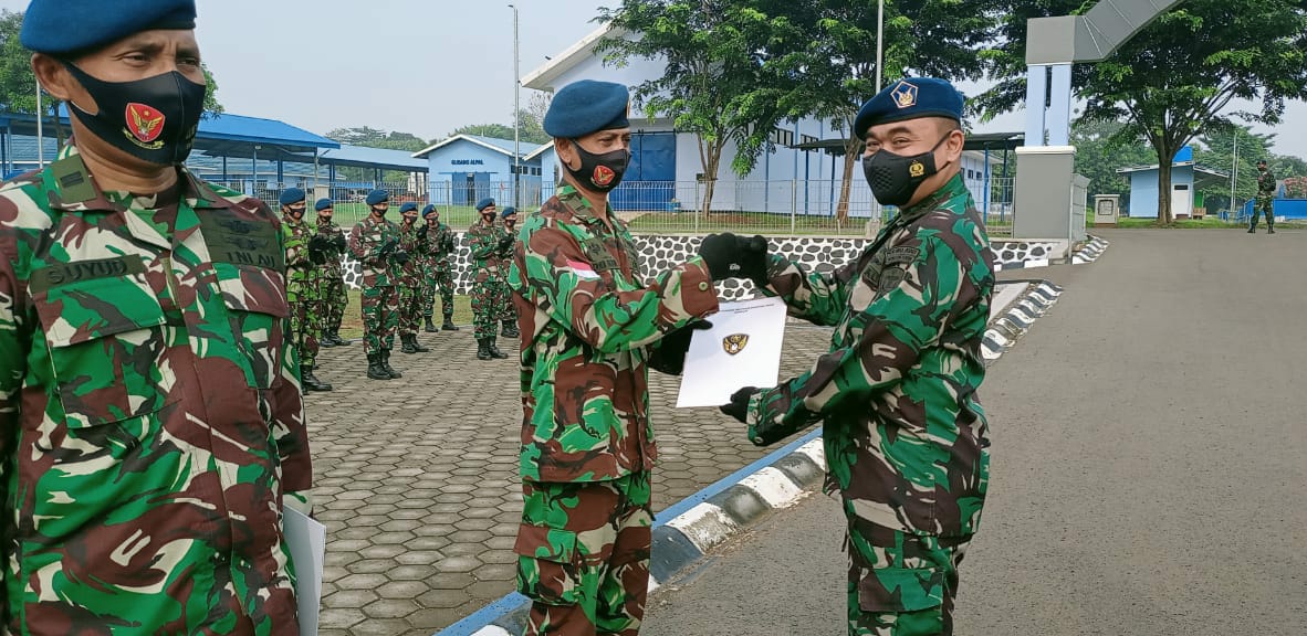 Salah Satu Personil Lanud Mus, Raih Siswa Terbaik