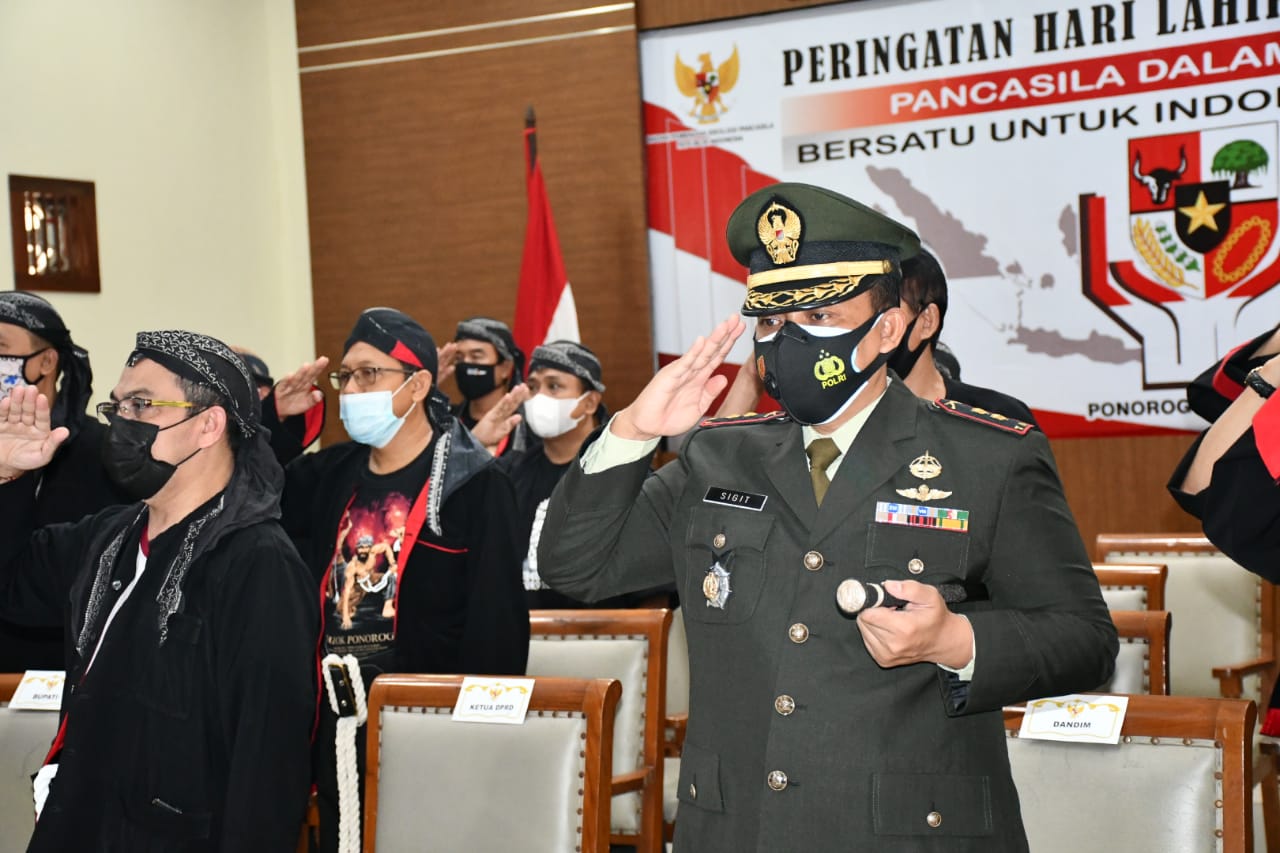 Dandim 0802/Ponorogo Ikuti Upacara Peringatan Hari Lahir Pancasila Tahun 2021 Secara Virtual