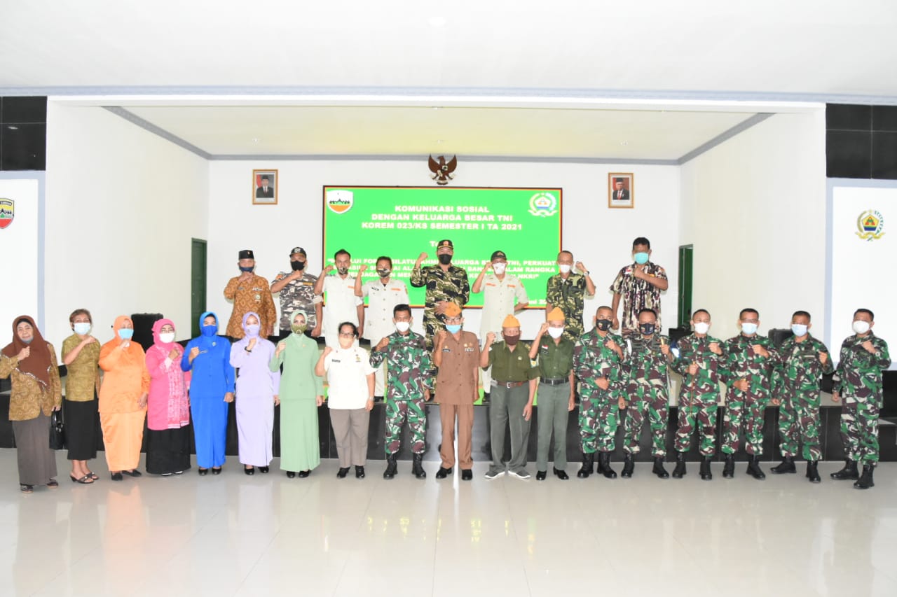 Korem 023/KS Laksanakan Komsos Dengan Keluarga Besar TNI