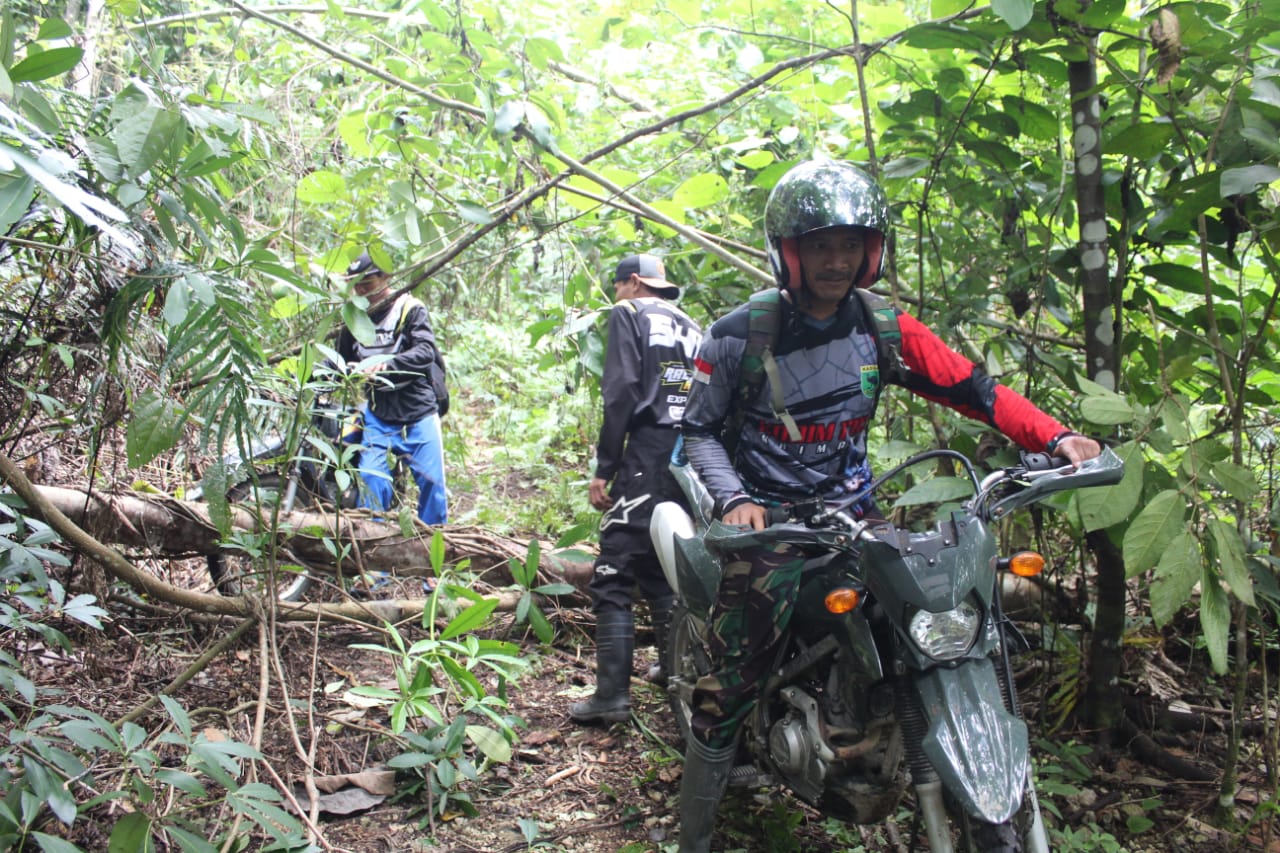 Kunjungi Lokasi Baksos, Dandim 6 Jam Naik Motor Trail Sejauh 80Km