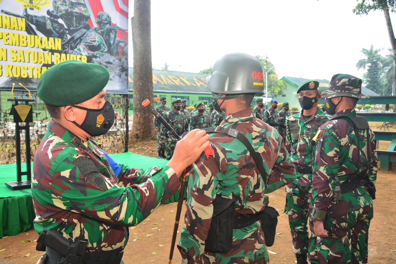 Pangdivif 2 Kostrad Berikan Jam Pimpinan Pembukaan Lattuk Satuan Raider Yonif Raider 755/Yalet/20/3 Kostrad TA 2021