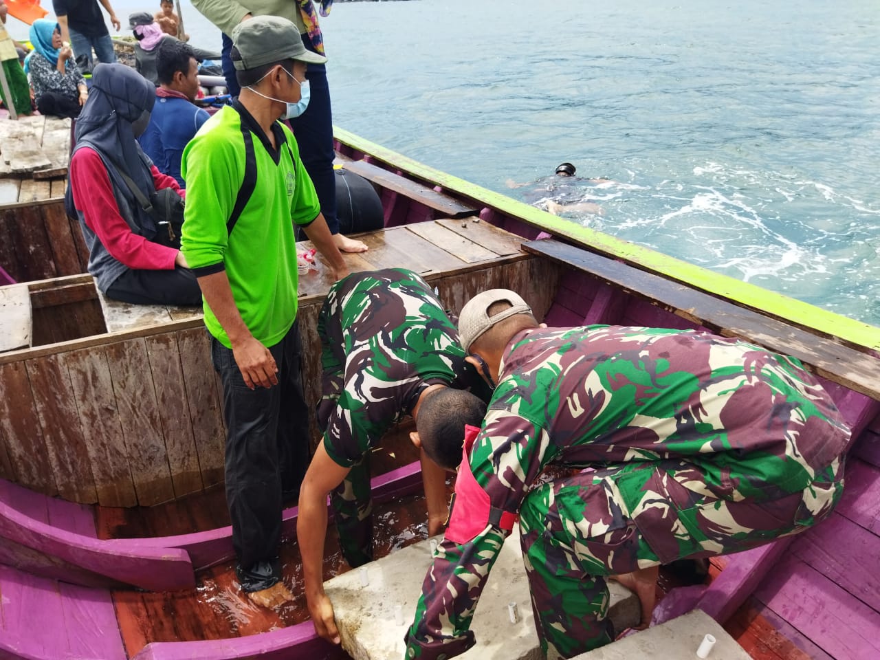 Peduli Kelestarian Ekosistem Laut, Satgas Pamtas Yonif Mekanis 643/Wns Budidaya Terumbu Karang Laut