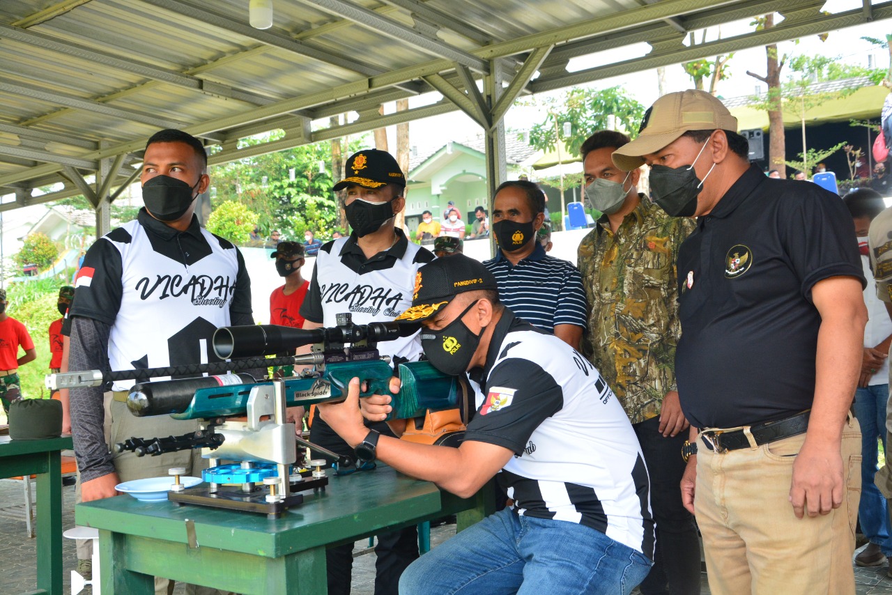 Kejuaraan Menembak Senapan Angin Metal Silhouette Piala Bergilir Pangdivif 2 Kostrad Tahun 2021 Resmi Dibuka