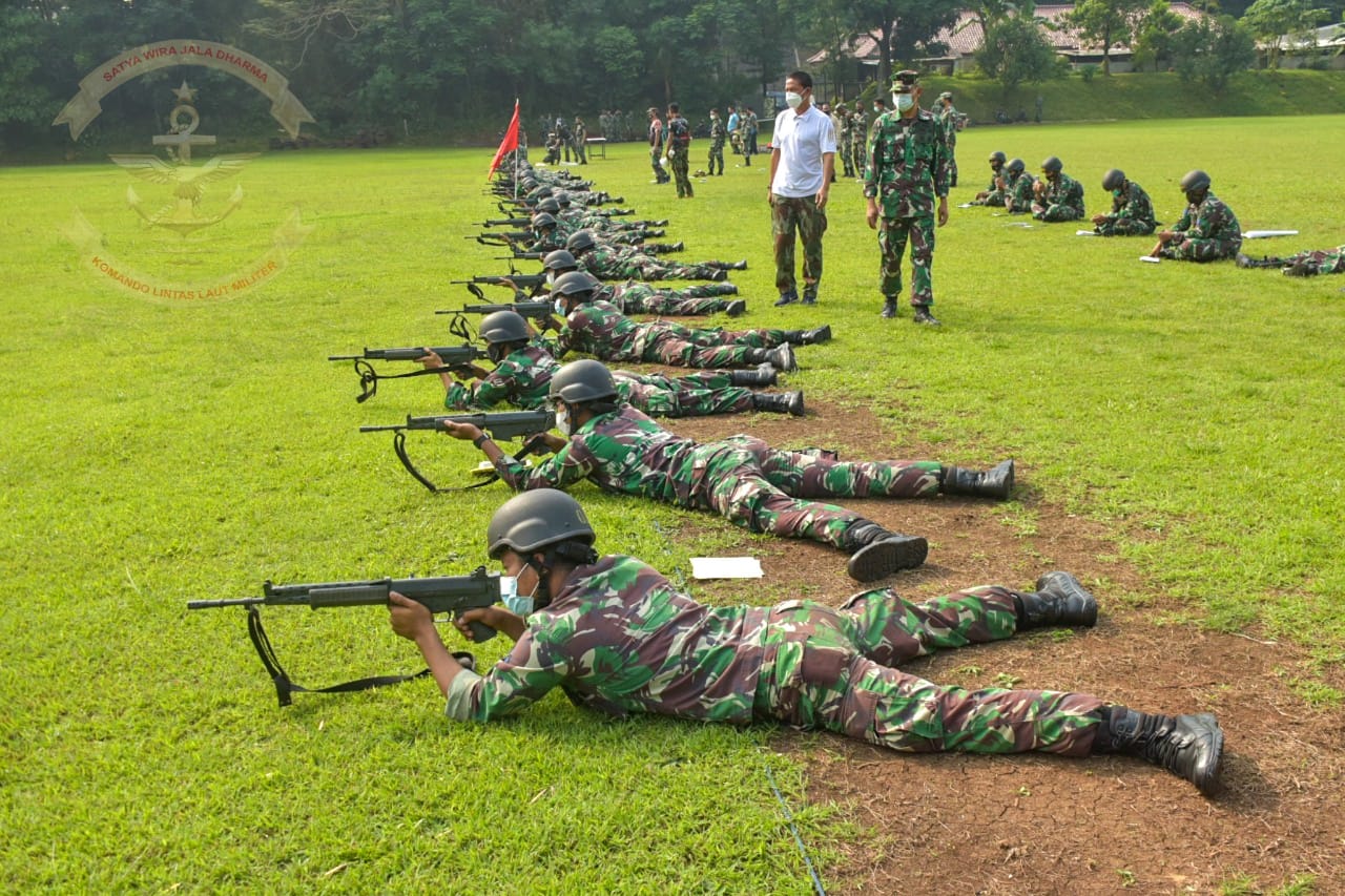 Prajurit Satlinlamil 1 Jakarta Pertajam Kemampuan Menembak