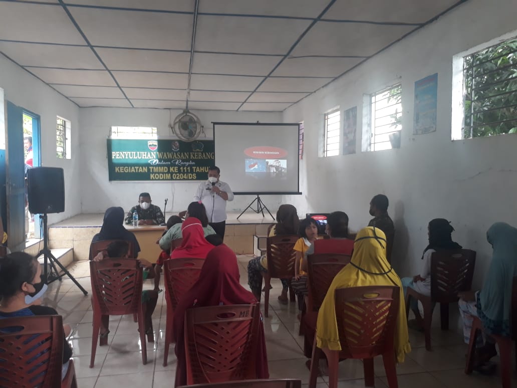 Danramil 19/BP Beri Binluh Wasbang di Lokasi TMMD Kodim 0204/DS