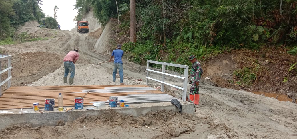 Dikebut Satgas TMMD Kodim 0204/DS, Dua Jembatan di Dusun VIII Pagar Gunung Tinggal Finishing