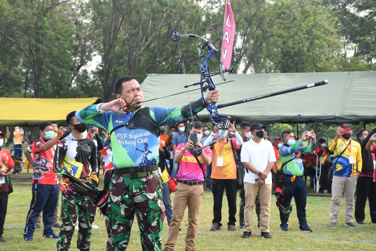 Danpuspenerbal Buka Kejuaraan Panahan Fly Navy Internasional Archery Open 2021