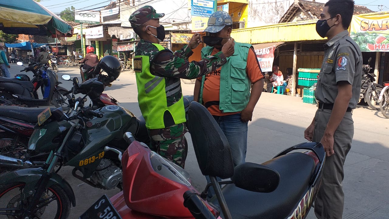 Satgas Covid-19 Purwosari Bojonegoro Terus Laksanakan Pengawasan PPKM Mikro