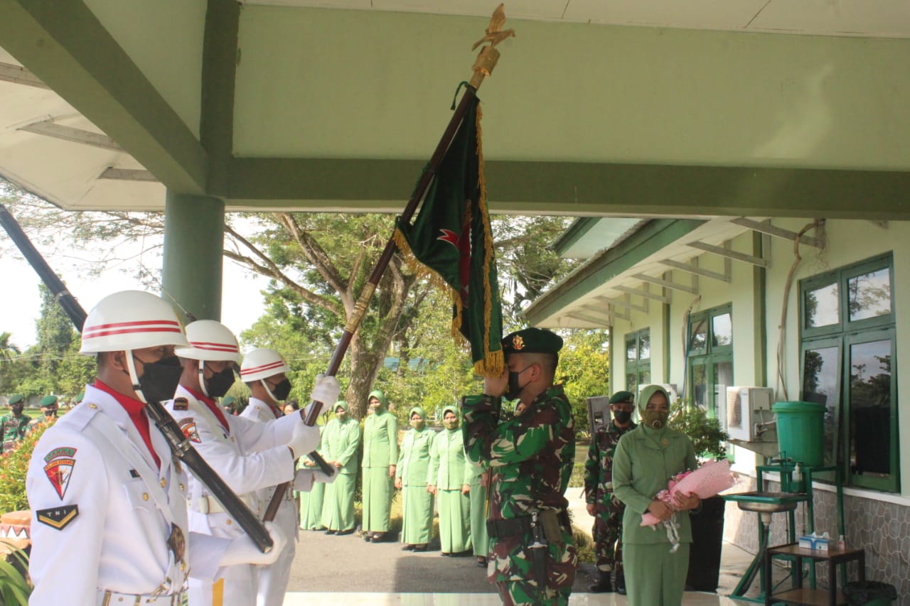 Danbrigif R 20/IJK/3 Kostrad Melaksanakan Tradisi Masuk Satuan dan Perkenalan