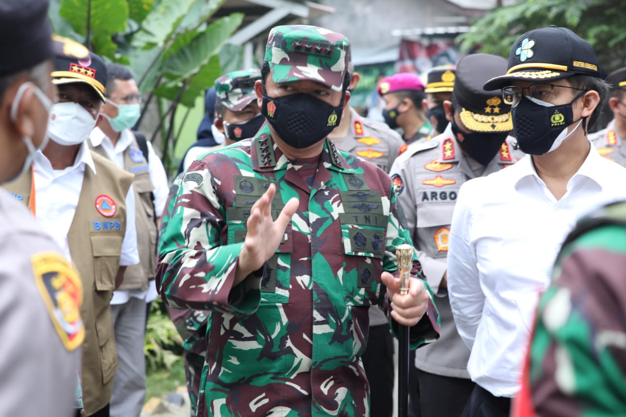 Panglima TNI Tinjau Posko PPKM Mikro Jagakarsa dan Duren Sawit