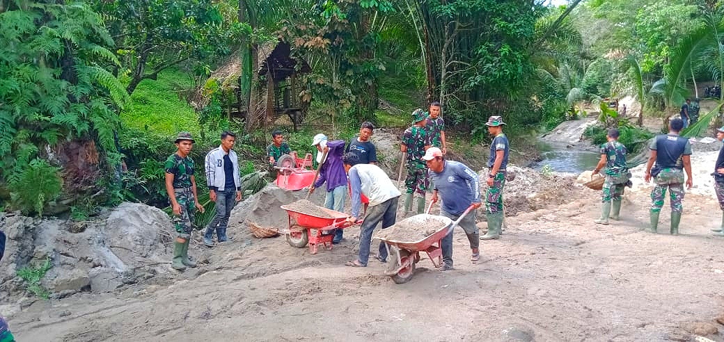 Dua Pekan TMMD Kodim 0204/DS, TNI dan Warga Makin Semangat Kerjakan Sasaran Fisik